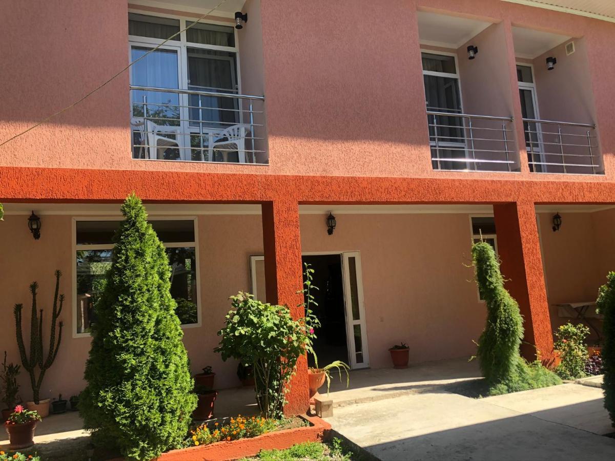 Гостевой Дом Анаит Hotel Pizunda Ngoại thất bức ảnh