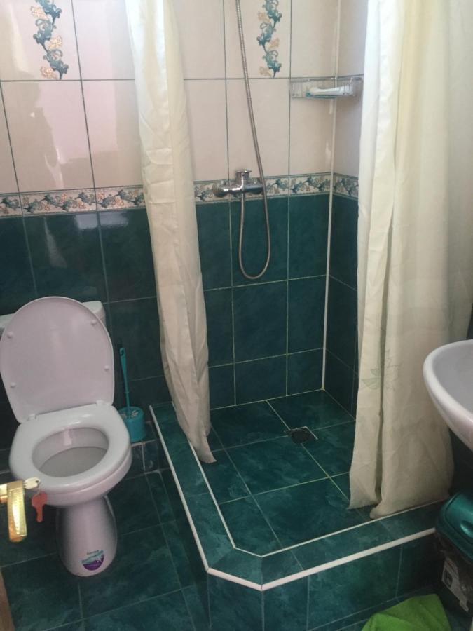 Гостевой Дом Анаит Hotel Pizunda Ngoại thất bức ảnh