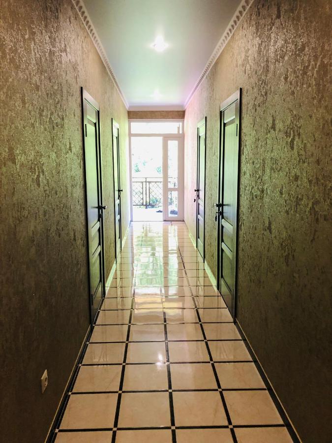 Гостевой Дом Анаит Hotel Pizunda Ngoại thất bức ảnh