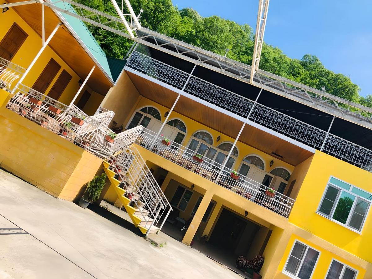 Гостевой Дом Анаит Hotel Pizunda Ngoại thất bức ảnh